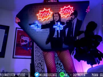 webcam girl lunaqueeeen today image #1878864