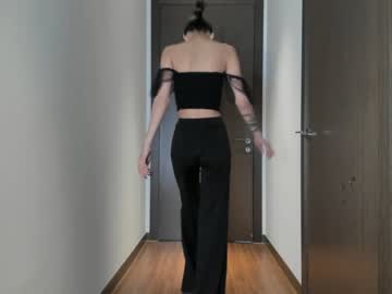 webcam girl squirtqueen_sumi today image #1039188