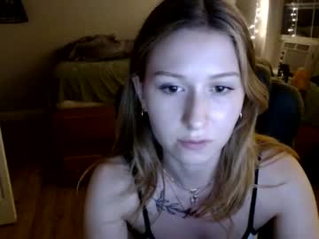 webcam girl drugstarbarbie today image #4036365