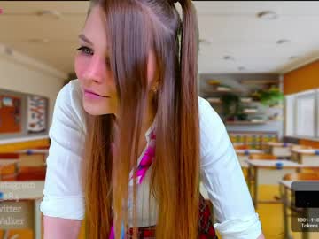 webcam girl queenafina today image #1776404