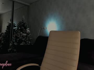 webcam girl tia__moon today image #928117