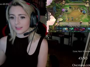 webcam girl kimilee22 today image #3032440