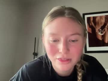 webcam girl harperelise today image #4064423