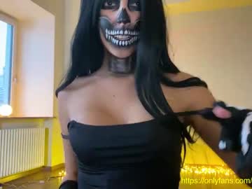 webcam girl maksin_cb today image #367244