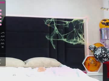 webcam couple lincy_and_evanss today image #338900