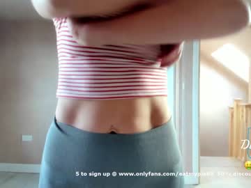 webcam girl eatmypie69 today image #345607