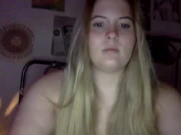 webcam girl meganxoxo60532 today image #3932275