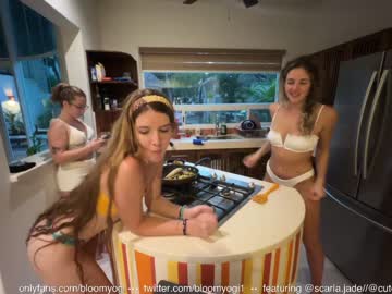 webcam girl bloomyogi today image #994674