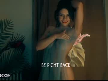 webcam girl lucieoude_ today image #119996