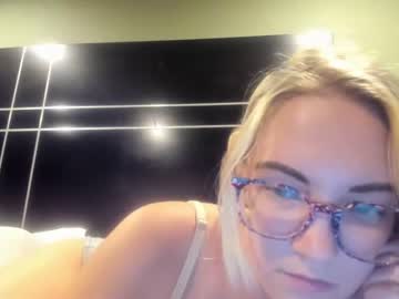 webcam girl mariah95 today image #214382