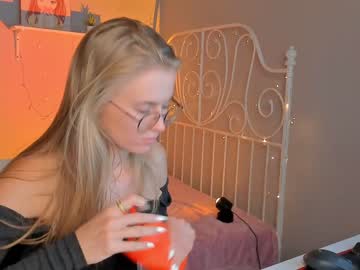 webcam girl linellali today image #2514126