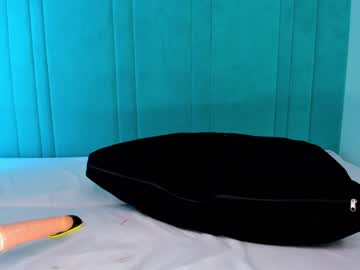 webcam girl queenieandliam today image #3506352