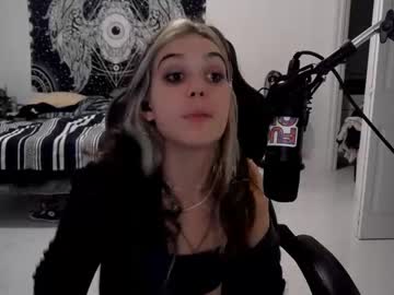 webcam girl 976eviil today image #3079378