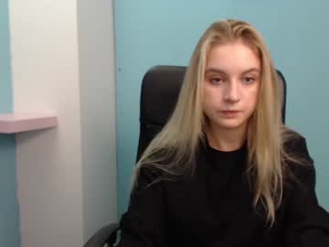 webcam girl _petite_sweet today image #200849