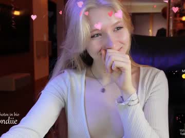 webcam girl bestblondiiecb today image #3725777