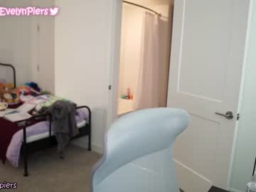 webcam girl evelynpiers today image #1873136