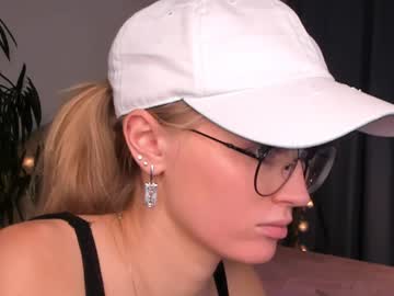webcam girl linellali today image #2738150