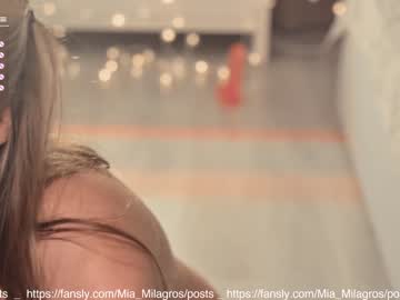 webcam girl mia_milagros today image #2619851