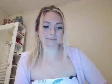 webcam girl brunettebaby53x today image #586506