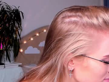 webcam girl linellali today image #2695027