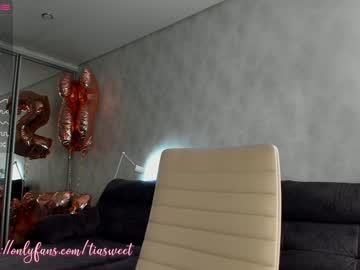 webcam girl tia__moon today image #1410756