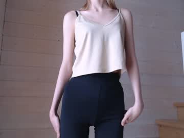 webcam girl princess__aurora today image #3703651