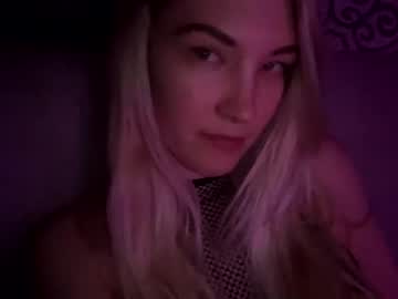 webcam girl mariah95 today image #1922305