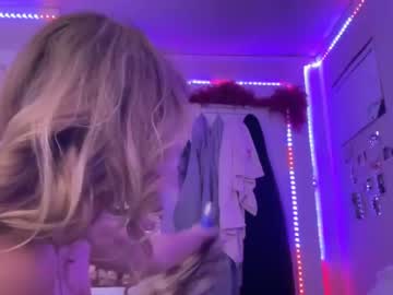 webcam girl riverthecollegegirl today image #2454011