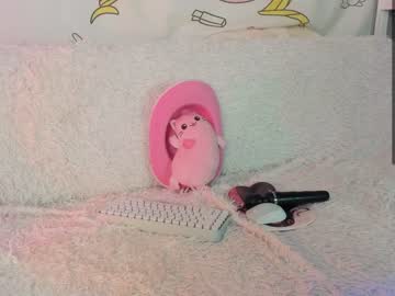 webcam girl yumi_uwu today image #2267414