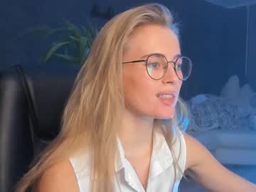 webcam girl linellali today image #2853126