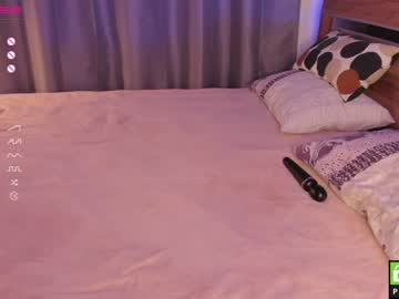 webcam girl yolandabertha today image #3706365