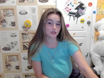 webcam girl emmika_ today image #2330779