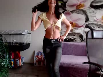 webcam girl jennycutey today image #2541209
