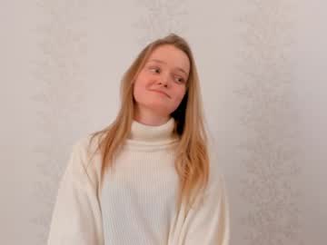 webcam girl saramillea today image #3728448