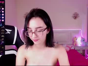 webcam girl queen_kitty1818 today image #2973168