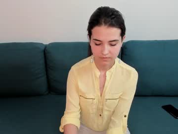 webcam girl zeldaflowers today image #4010119