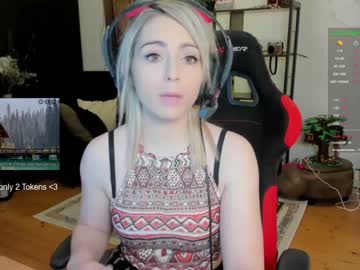 webcam girl kimilee22 today image #1394963