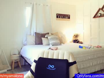 webcam girl blissense today image #2459602