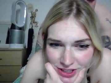 webcam couple fridaynightdelight today image #657230