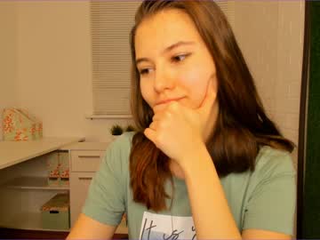 webcam girl carolineprise today image #724292