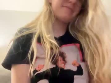 webcam girl mariah95 today image #1866217