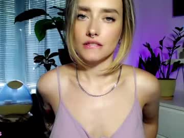 webcam girl _yvie_ today image #2306480