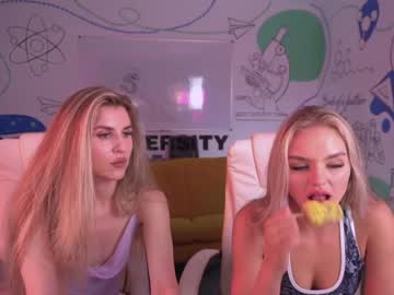 webcam couple kira0541 today image #2431784