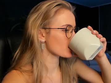 webcam girl linellali today image #2901158