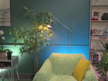 webcam girl ella_knockers_xl today image #1557980