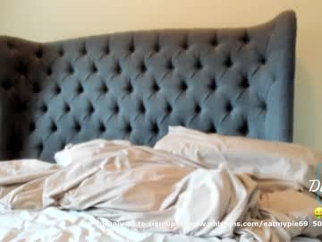 webcam girl eatmypie69 today image #208584