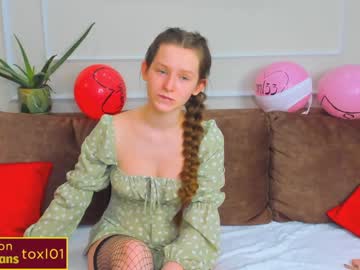webcam girl toxl today image #1035867