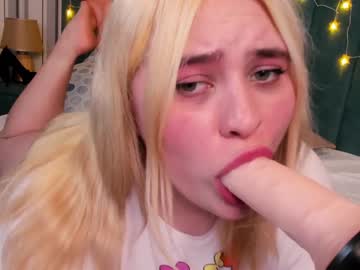 webcam girl miraclark1 today image #2060950