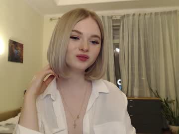 webcam girl yvaine777 today image #835679