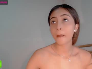 webcam girl gummy_bear7 today image #259564